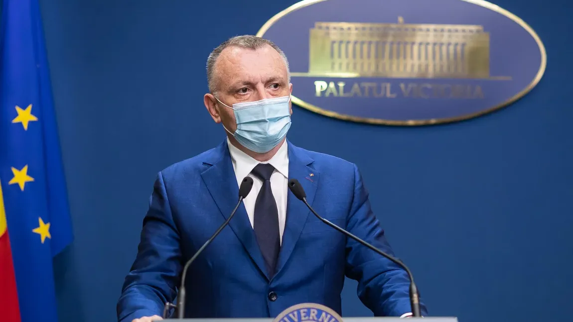 PNL, din lac în plagiat. Sorin Cîmpeanu, fostul ministru al Educaţiei, gata să îi ia locul lui Iulian Dumitrescu la conducerea PNL Prahova