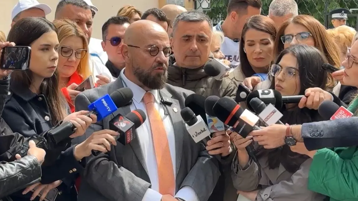 Cristian Popescu Piedone, oficial candidat la Primăria Capitalei. A venit cu tricouri cu mesaje speciale pentru contracandidații lui