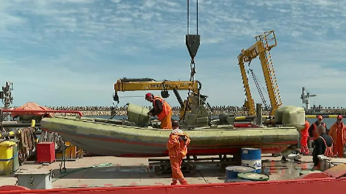 Alertă în portul Constanţa! Obiect suspect descoperit pe barca răsturnată, recuperată ieri din largul localităţii Tuzla