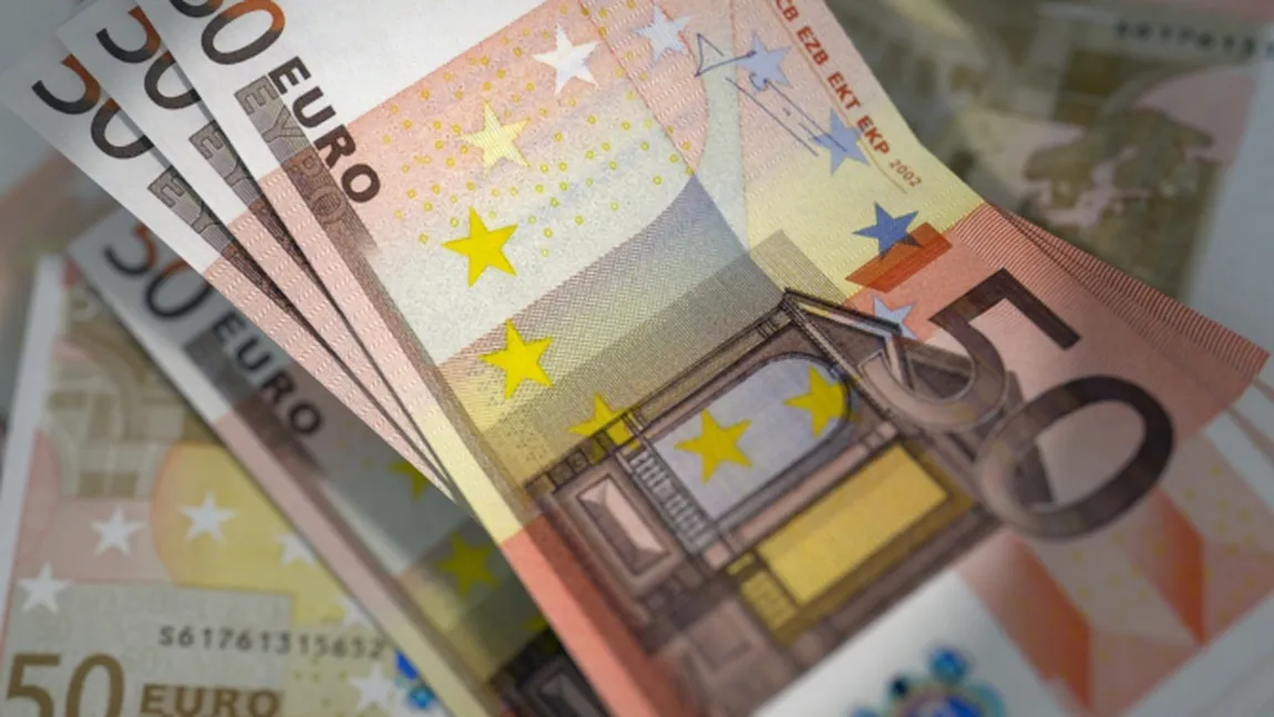 Se schimbă banii, atenţie la vacanţe. Bancnote euro, retrase din circulație. Trebuie schimbate rapid!