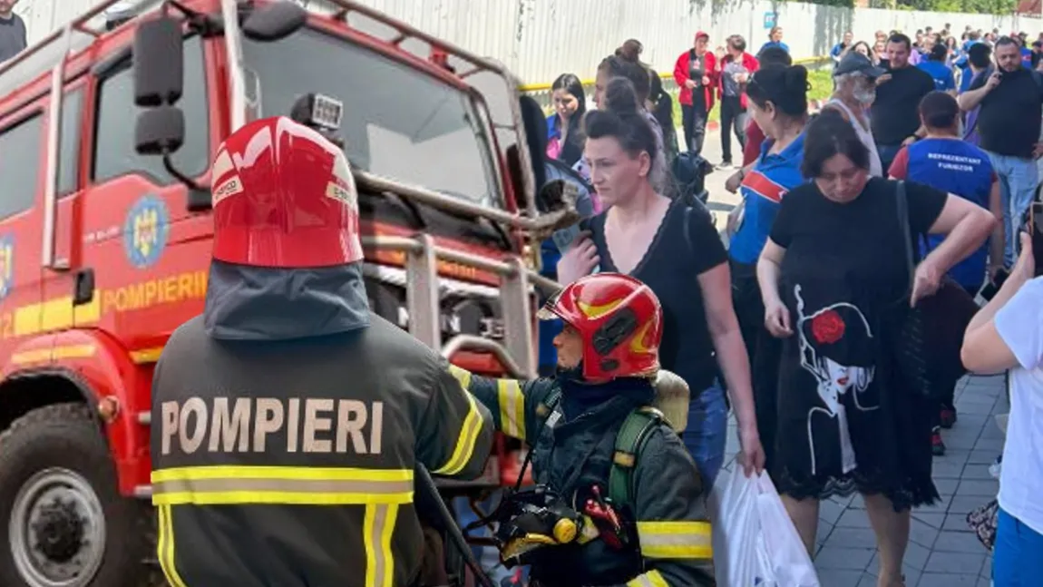 Incendiu la Carrefour, aproape 1.500 de oameni s-au înghesuit spre ieşire