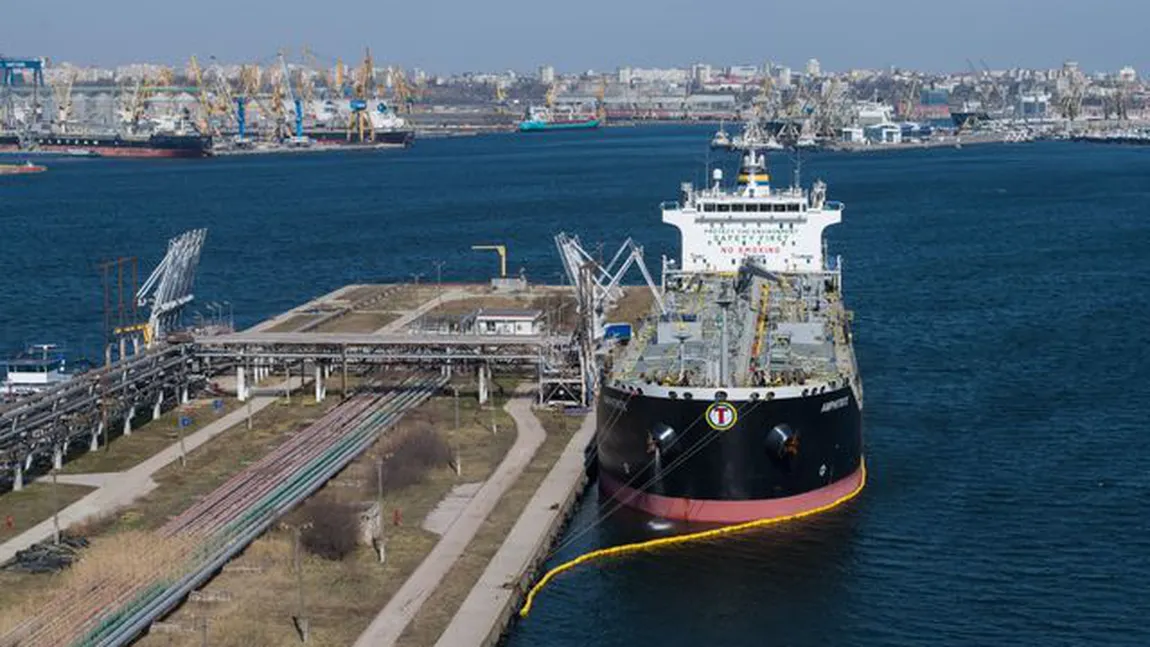 Ukraine is preparing to totally block imports of oil products from Romania delivered by water! No ship loading from Romania will be allowed to transport oil to Ukraine! How UKRNAFTA, an influential Ukrainian company, came to dictate this strategy to corrupt politicians