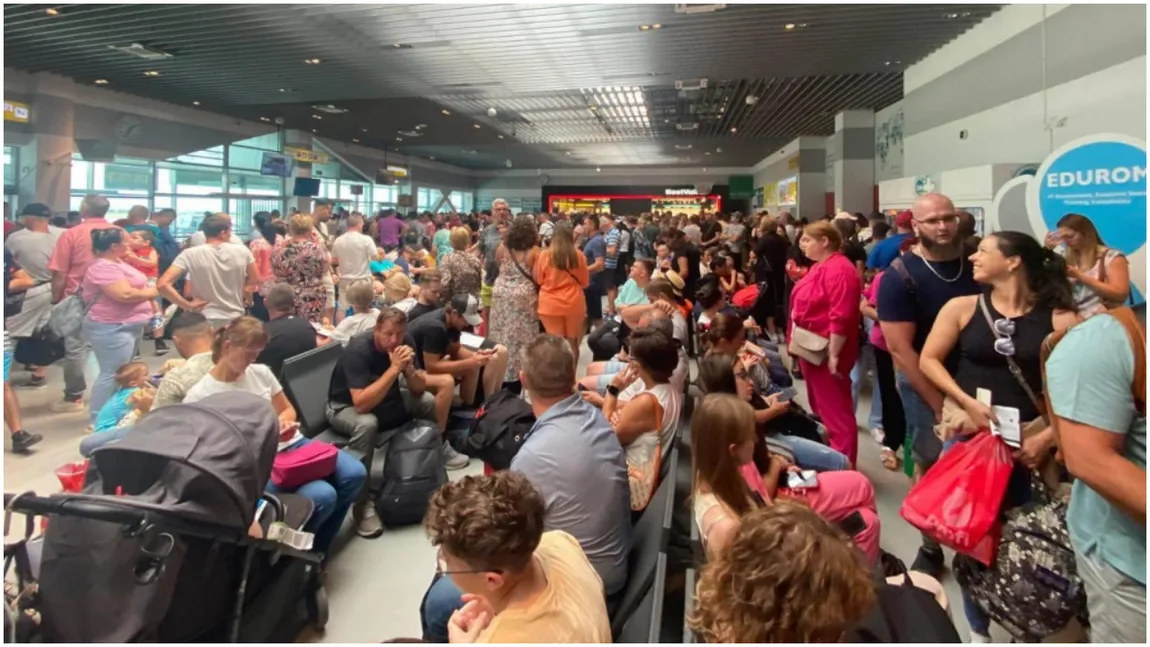 Sfârșit de vacanță cu nervi întinși la maximum. Aproape 200 de români au stat blocați ore întregi pe aeroportul din Creta, după ce avionul s-a întors de două ori din zbor din cauza unei defecțiuni tehnice