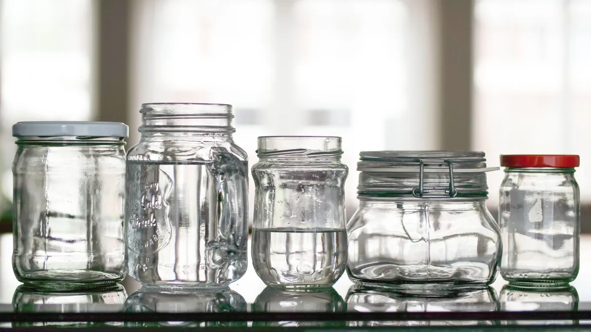 Sterilizarea borcanelor de sticlă pentru dulceață și conserve: cât timp se țin în abur. Trucuri eficiente