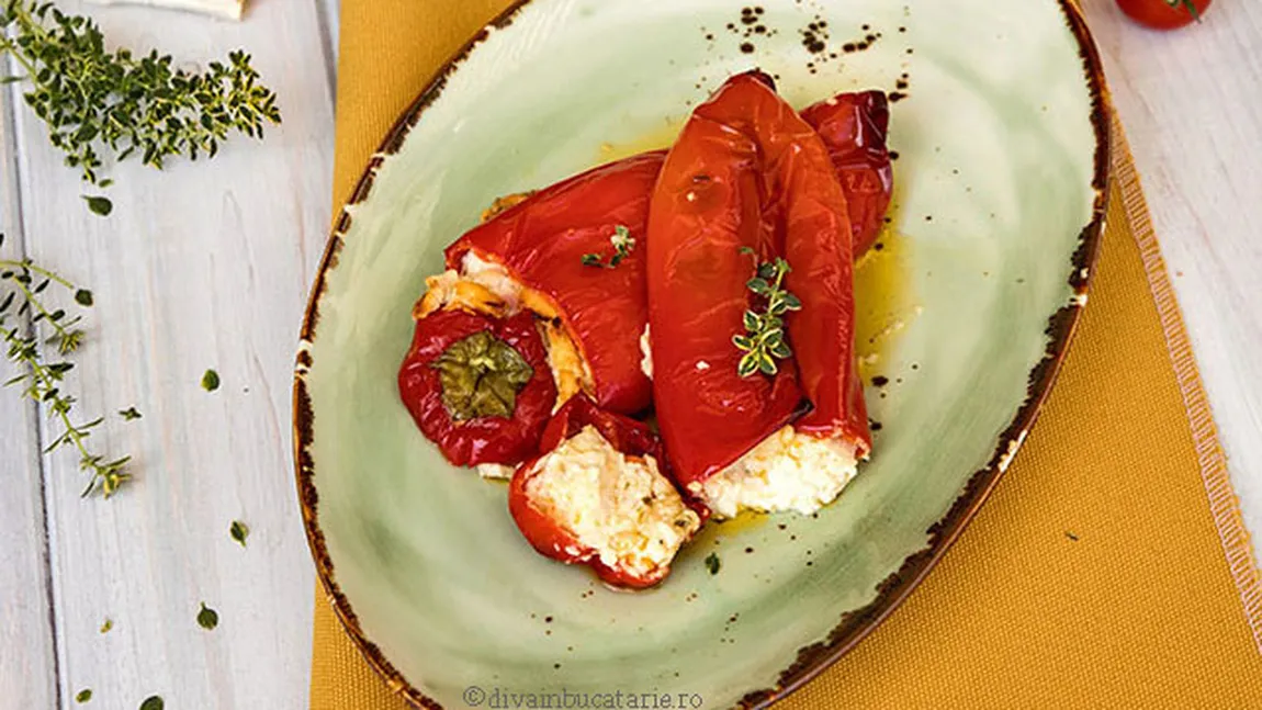Rețeta grecească care îți va shimba vara! Cum să fac cei mai buni ardei copți cu brânză feta exact ce pe plaiurile elene