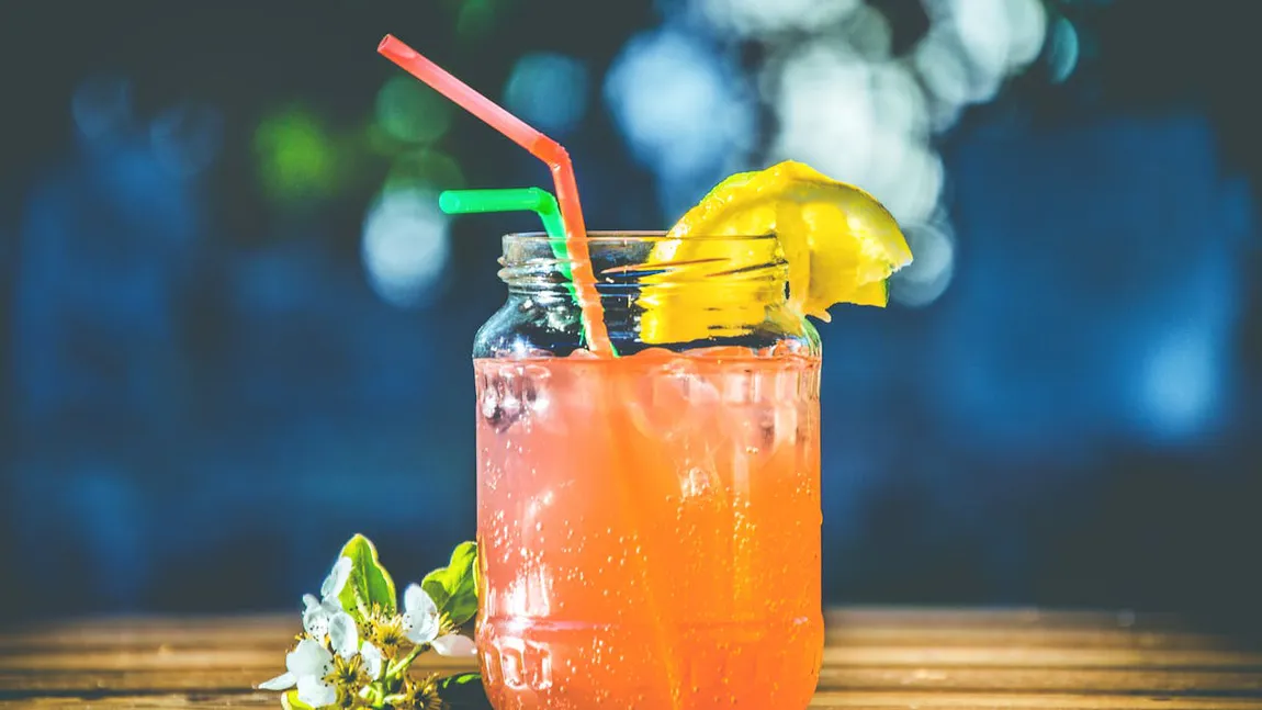 Cele mai populare cocktail-uri din perioada verii. Cum să le prepari chiar tu acasă