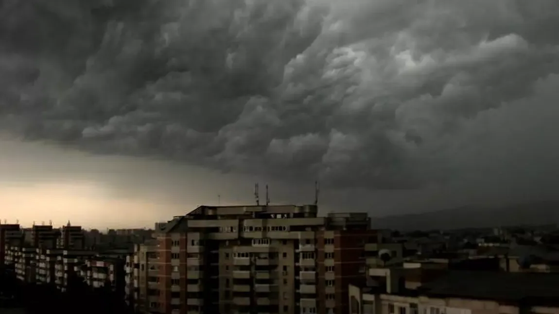 COD PORTOCALIU de la ANM Furtuni violente, prăpăd peste multe oraşe în orele următoare, va fi potop şi în Bucureşti