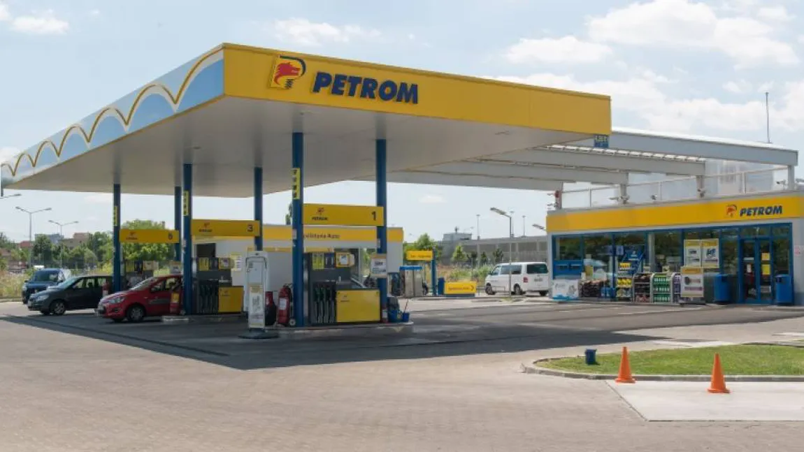 Prețul carburanților scade la începutul minivacanței de Sfânta Maria. Motorina a ajuns mai ieftină decât benzina