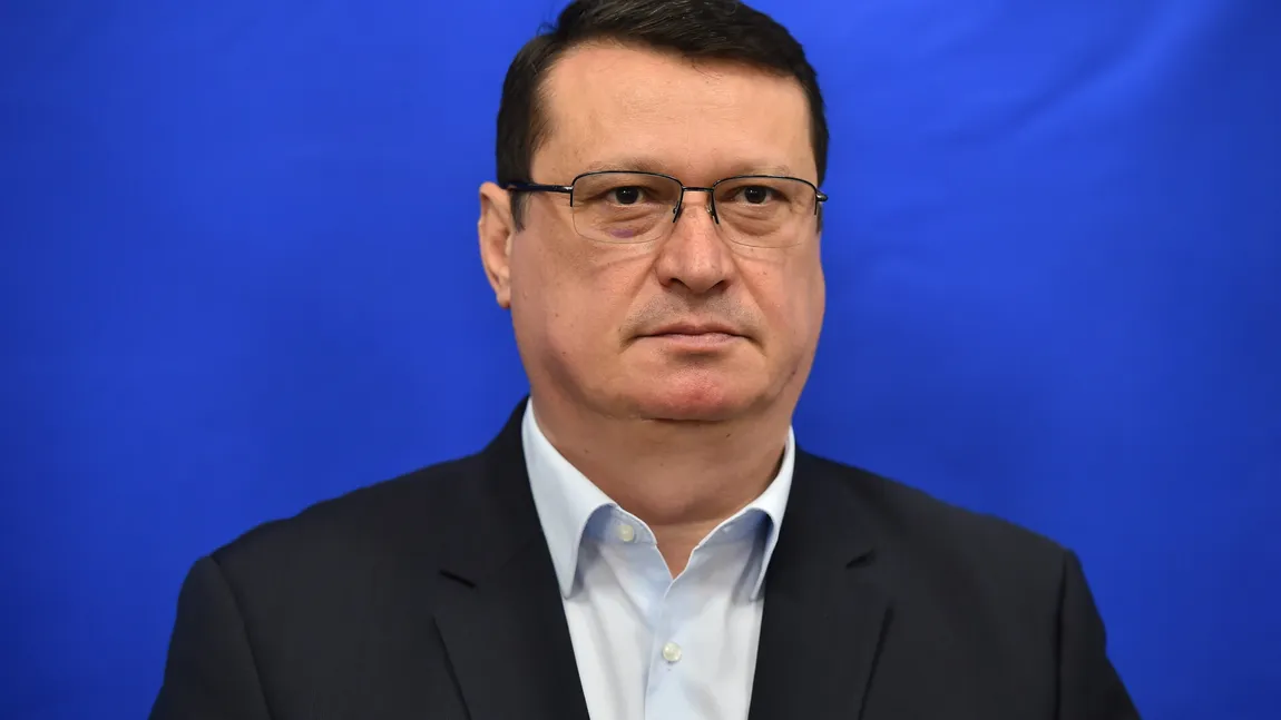 Dumitru Chiriță, revocat de la șefia Electrica Furnizare, din cauza stării de incompatibilitate. „Pentru a mitiga riscurile societatii de a primi o amendă din cifra de afaceri, cel mai bine ar fi a nu se afla în ambele funcții”