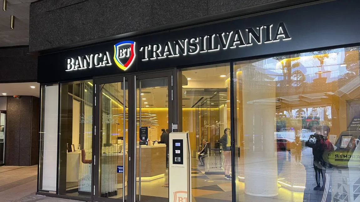 Anunț pentru românii care au card la Banca Transilvania. Scimbarea importantă pe care trebuie să o știe toți clienții