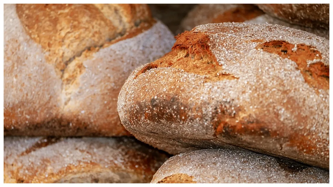Pâinea se scumpește din nou. Seceta crește prețurile la alimentele de bază