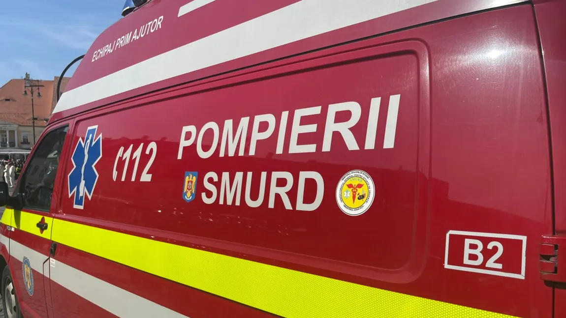 Accident pe A1! Un autocar a lovit un autoturism, a fost activat Planul Roșu de intervenție