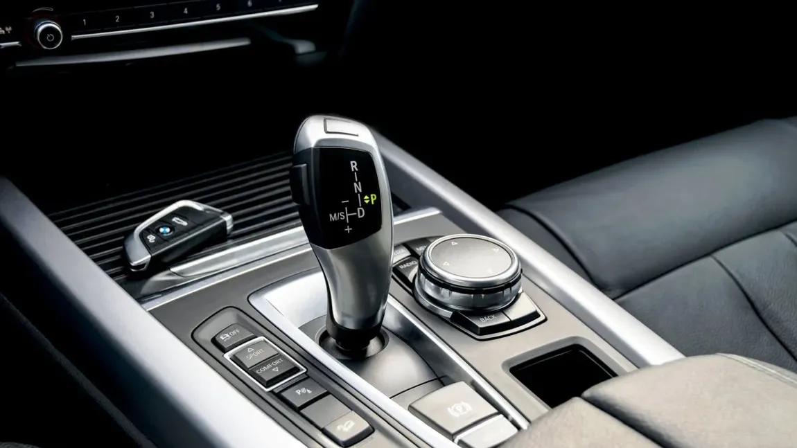 Ce maşini au consumul mai mare, cele cu cutie de viteze automată sau cele cu cutie manuală? Ce trebuie să ştii înainte să-ţi achiziţionezi automobilul