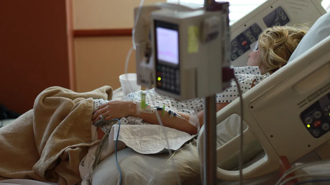O femeie și-a revenit brusc din comă după două săptămâni și a început să cânte. Medic: ”Nu cercetăm minunile lui Dumnezeu”