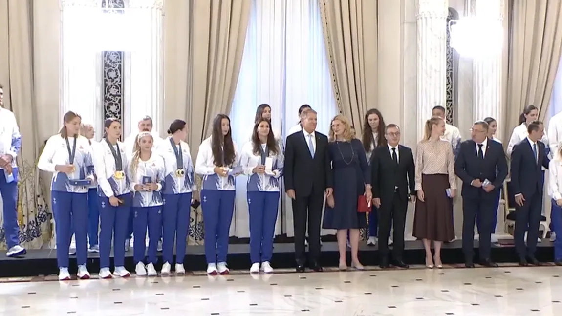 Klaus Iohannis i-a decorat pe medaliaţii olimpici şi paralimpici de la Paris. Nadia Comăneci, invitată de onoare VIDEO