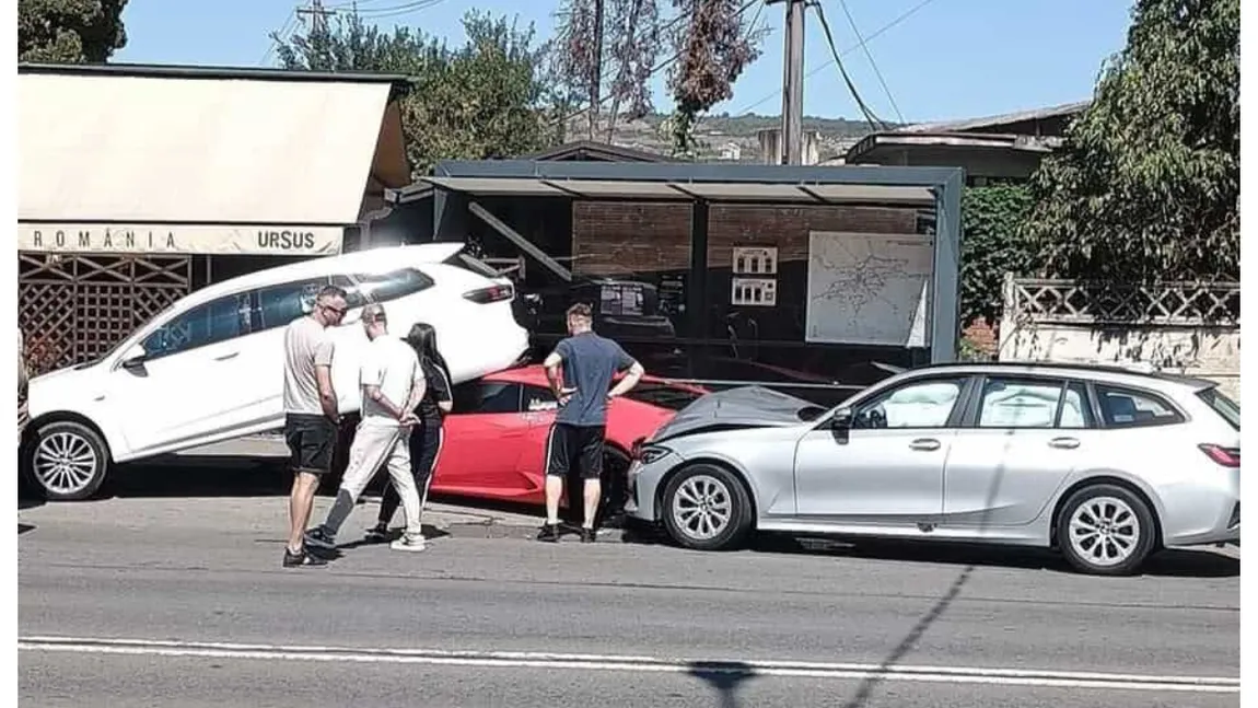 Carambol de lux la Cluj. Un Lamborghini a fost făcut 