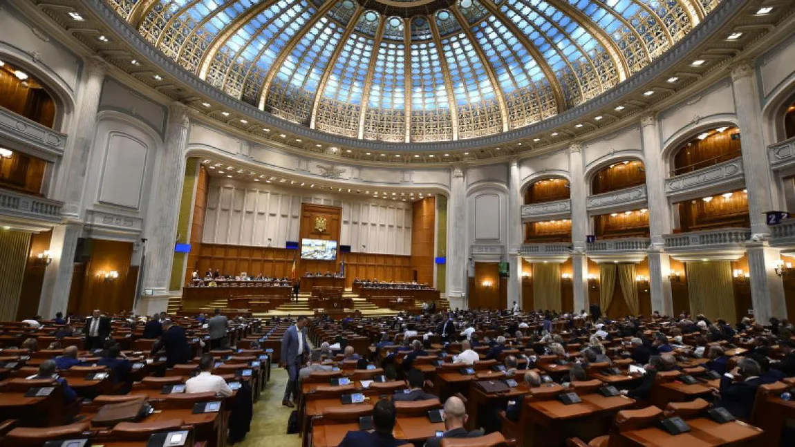 Concedieri masive, toate structurile vor fi reorganizate, se vor desfiinţa direcţii: 