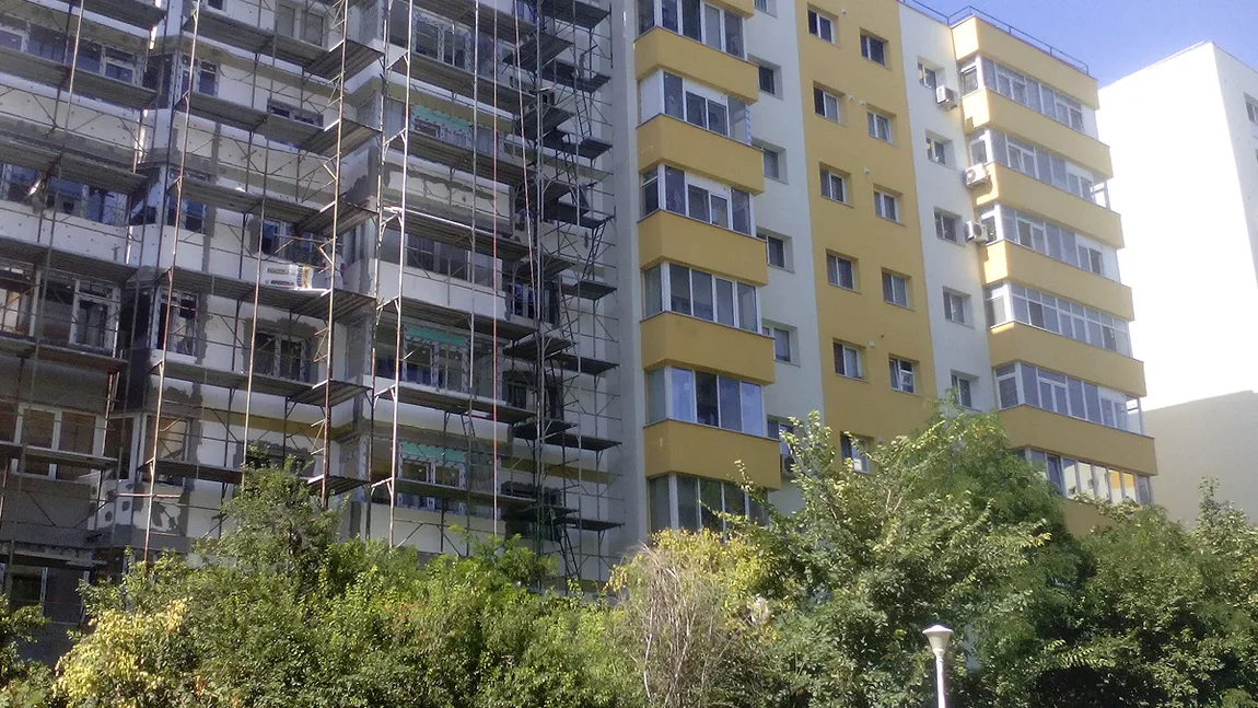 Legea care scade facturile românilor la căldură a fost adoptată! Statul e obligat să rezolve problema în următorii trei ani