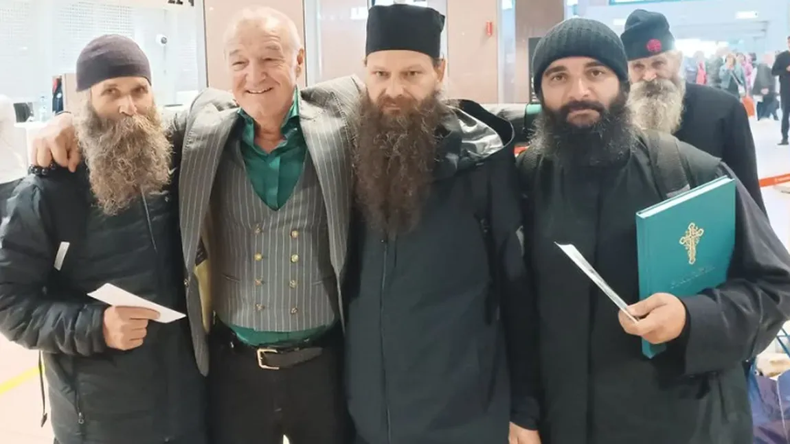 PAOK FCSB Gigi Becali a plecat la Salonic alături de Ionuţ Luţu, Alexandru Tudor şi câţiva călugări. 