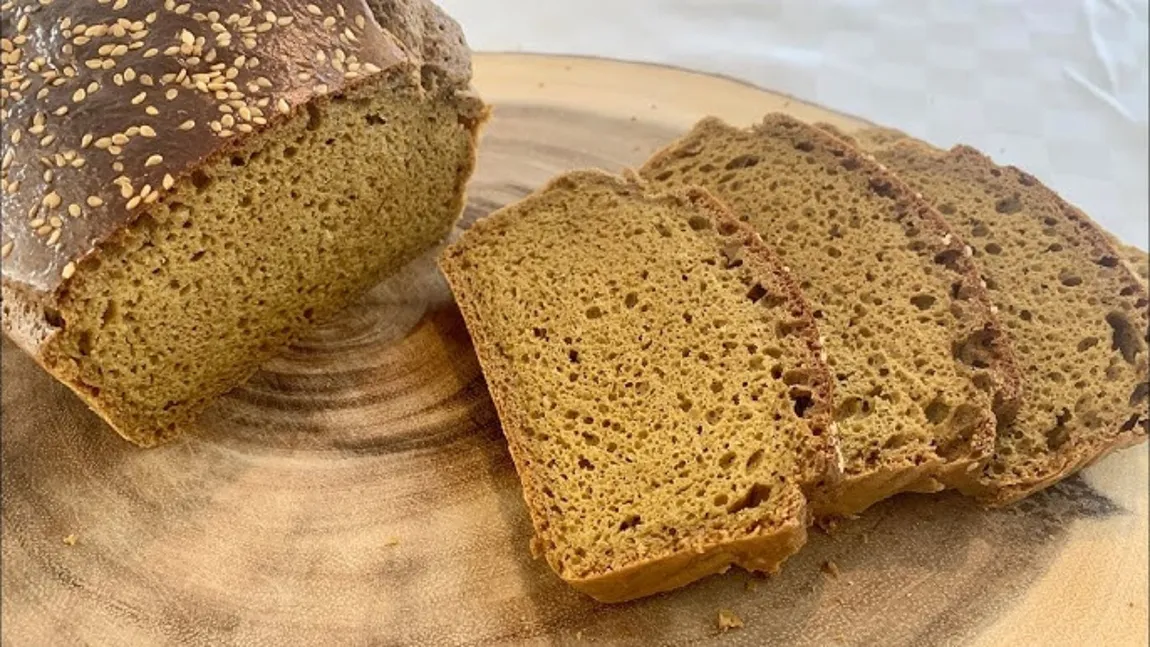 Rețetă virală. Pâine fără făină, o alegere sănătoasă și gustoasă. Cu ce poate fi înlocuit principalul ingredient din produsul popular