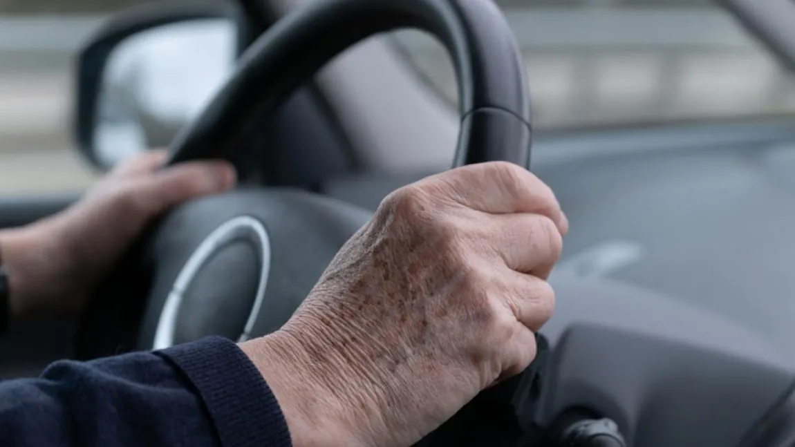 Reguli mai stricte pentru șoferii în vârstă. De când nu mai au voie să conducă