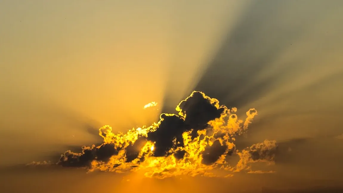 Prognoza meteo. Temperaturi neobişnuite pentru sfârşit de octombrie. Când şi unde vin ploile