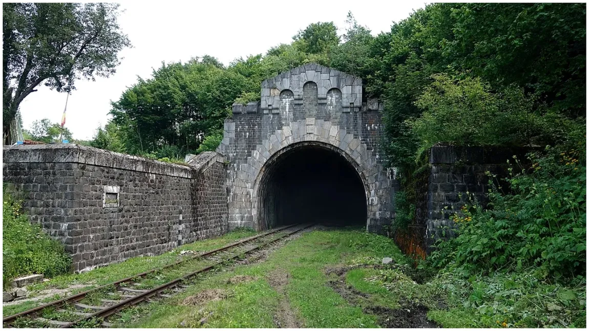 Ce s-a întâmplat cu tunelul de sub munții Bucegi. Lucrările au fost abandonate pe neașteptate