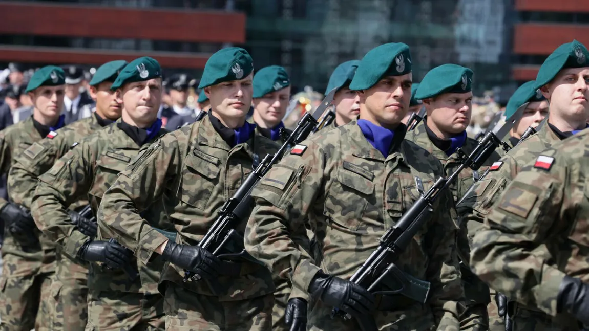 Peste 200.000 de tineri vor fi convocați anul viitor pentru evaluarea militară. Refuzul se pedepsește cu arest și amendă