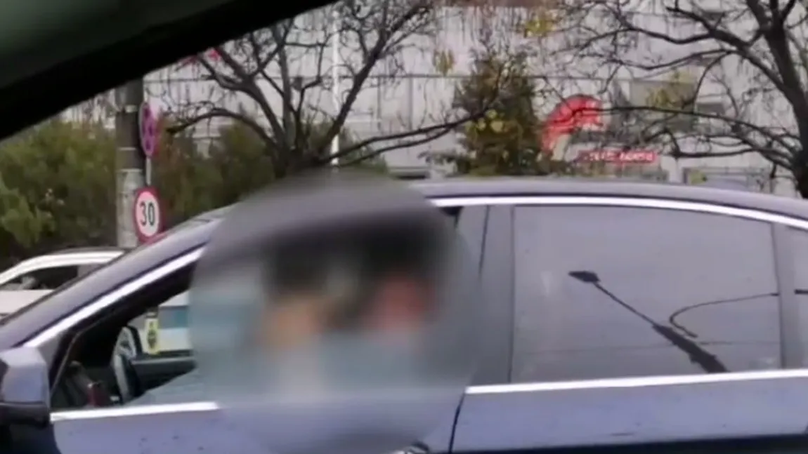 Scene revoltătoare în trafic. Slalom printre maşini în Capitală cu un minor în braţe la volan. La Slatina, un puşti de 14 ani se credea Schumacher