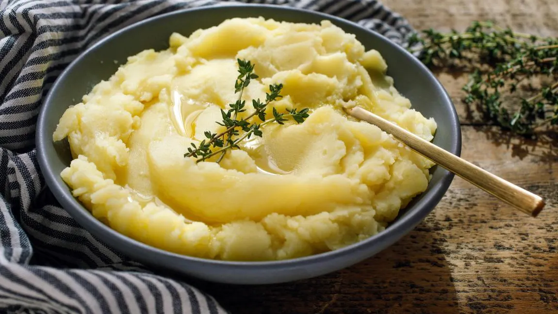 Ingredientul secret care face piureul pufos și moale. Nu este margarina. Se poate mânca și în perioada postului