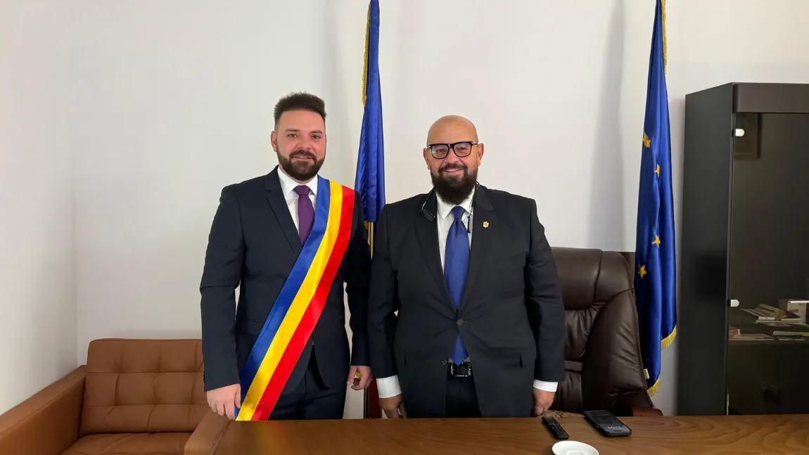 Predare de ştafetă la Primăria sectorului 5. Învăţăturile lui Cristian Popescu Piedone către fiul său, Vlad: 