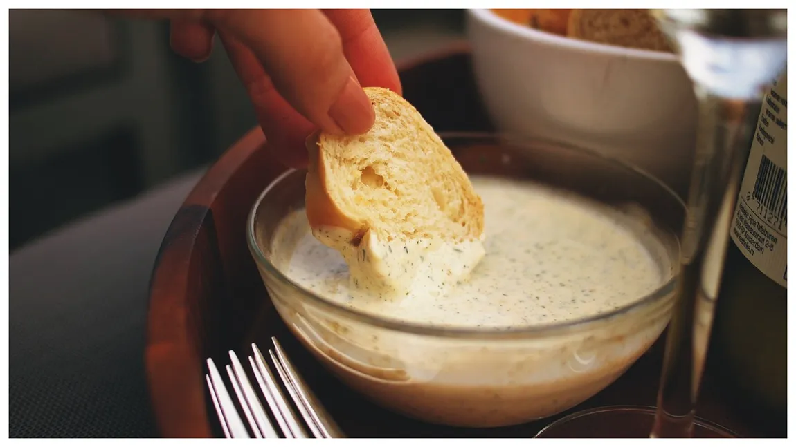 Cum să prepari Aioli, cel mai delicios sos de usturoi. Gustul te va face să te lingi pe degete
