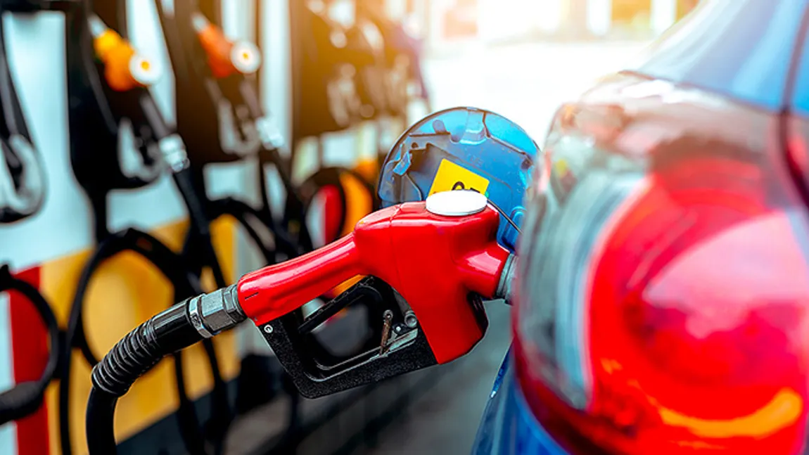 Cât vor costa benzina şi motorina de la 1 ianuarie 2025. Cu cât cresc accizele pentru carburanţi