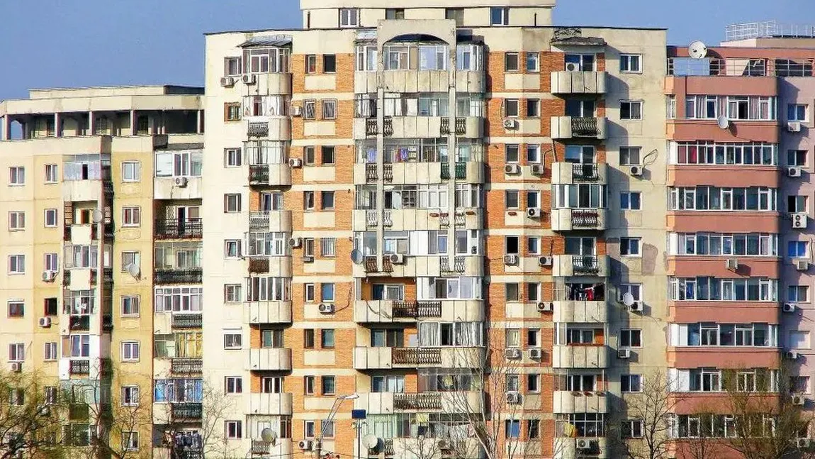 Grea e viața la bloc. Gestul unui locatar i-a băgat în sperieți pe vecini