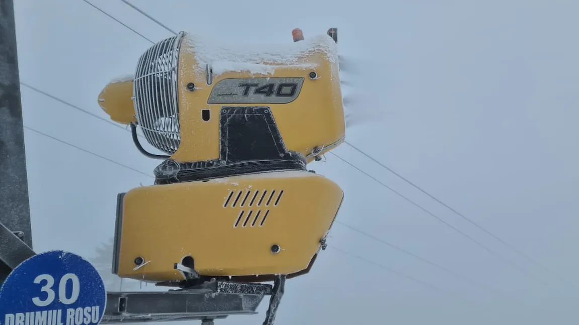 Poiana Brașov se pregătește de deschiderea sezonului de schi. Instalaţiile de produs zăpadă artificială au fost pornite