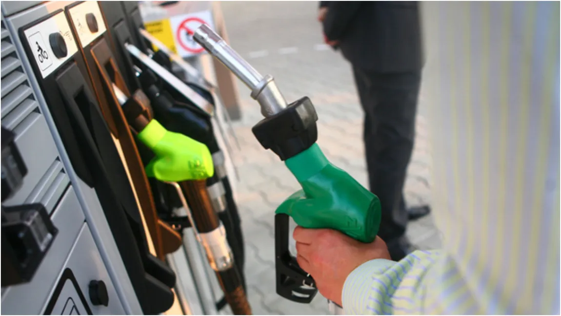 Preţ carburanţi. Veste proastă pentru şoferi, cât va costa un plin de 50 litri după Revelion 2025