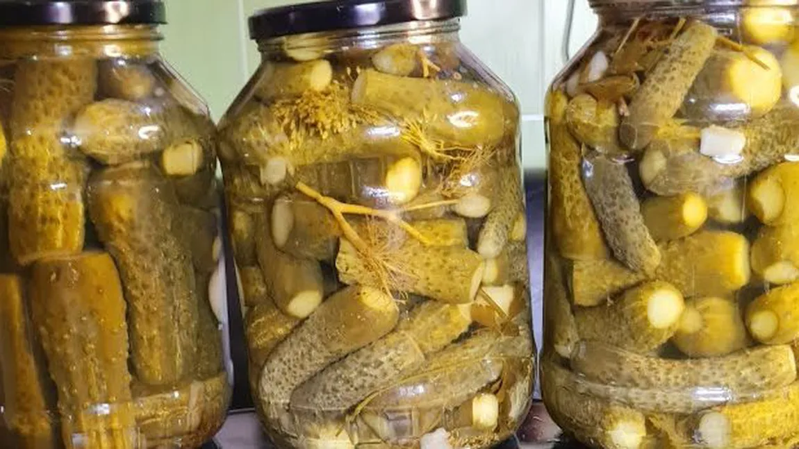 De ce se înmoaie castraveţii muraţi. Greşeala banală pe care o fac multe gospodine şi cum poate fi evitată