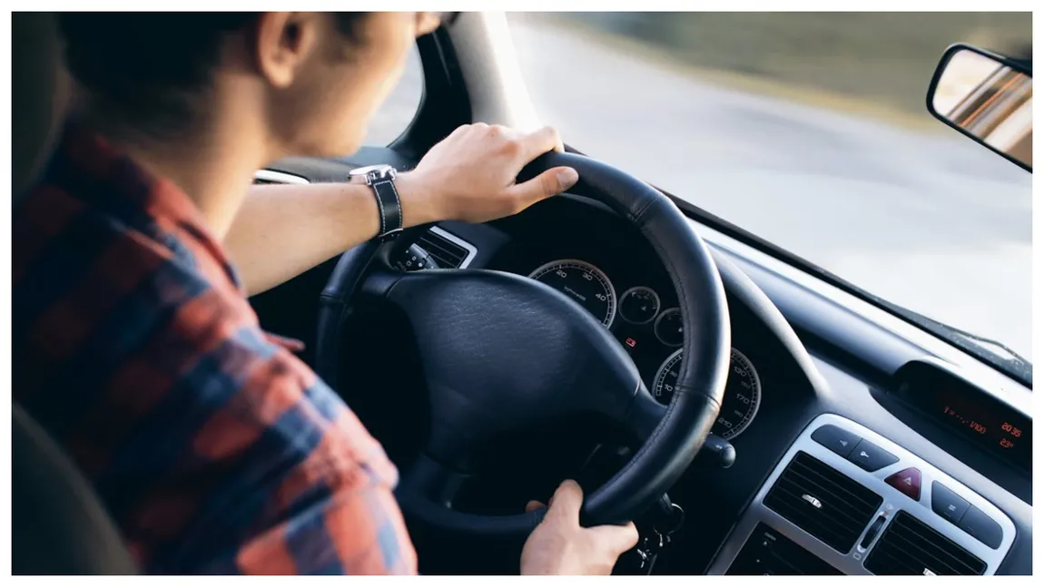 Ți se confiscă pe loc mașina. Gestul pe care nu ai voie să-l faci pe autostradă sau pe celelalte drumuri
