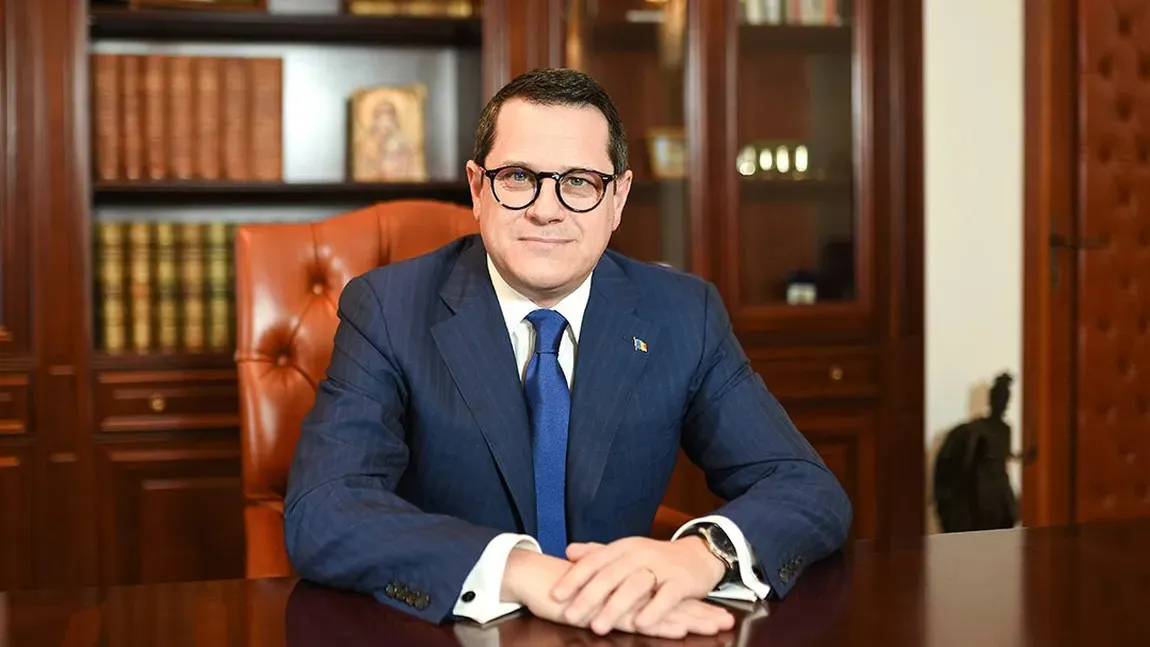 Eduard Hellvig, avertisment dur pentru noua coaliție: Nu candidez. Românii au votat pentru răsturnarea mesei, au votat un “mai dă-vă-n” pe care ar trebui să nu ne prefacem că nu l-am auzit. Poate ar fi nimerit și ca negocierile să nu dureze la infinit