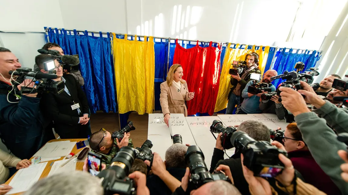 Alegeri România 2024. Elena Lasconi, semnul crucii înainte de a-şi exprima votul. Ludovic Orban: 