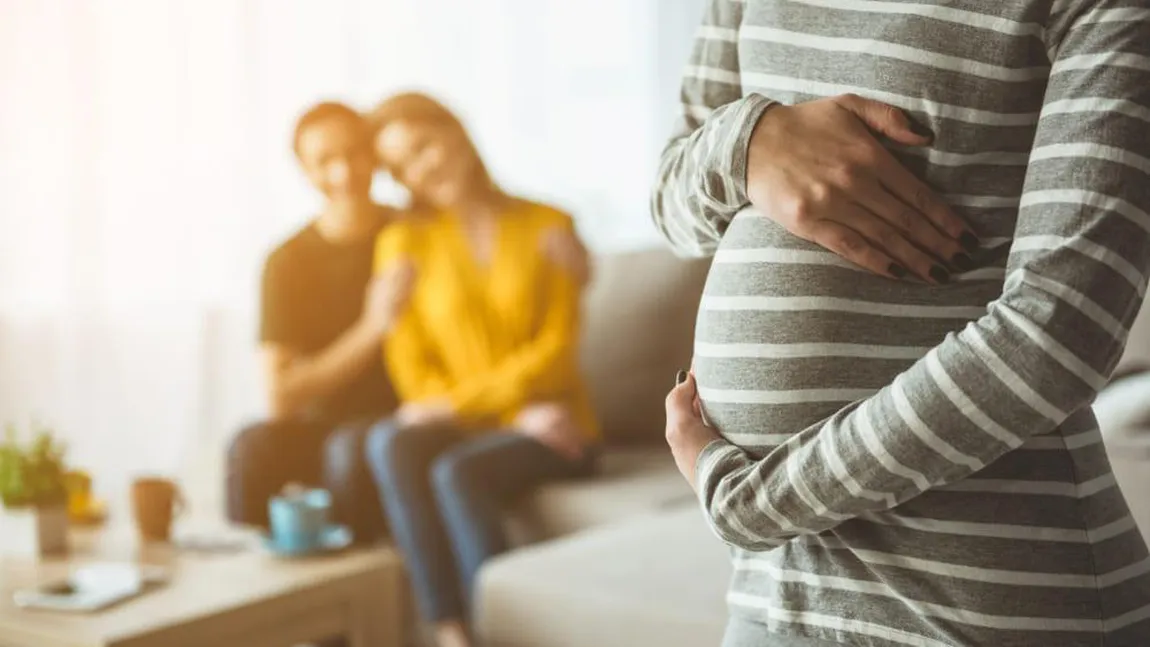 Italia interzice mamele surogat. Ce sancţiuni ar putea primi cei care nu respectă noua legislație