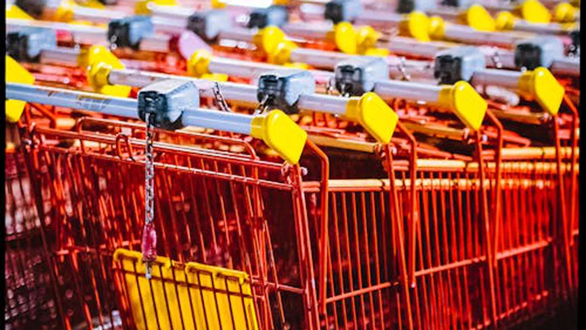 Ce a găsit un român în parcarea unui supermarket. A mers imediat la poliție, iar acum toată lumea îl laudă: 