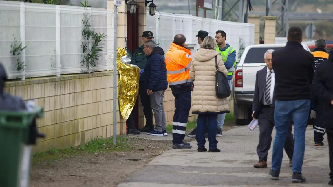 Cel puţin 10 persoane decedate într-un incendiu la un azil de bătrâni. Pompierii s-au luptat două ore cu flăcările