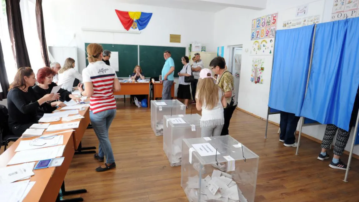 Ce școli vor avea orar modificat luni, după alegeri. Nicio școală nu va fi închisă în întregime