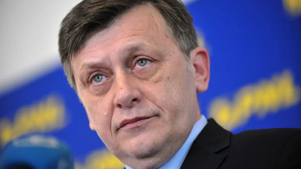 Crin Antonescu, candidat comun PSD - PNL - UDMR - Minorități la alegerile prezidențiale 2025. Ce conține acordul semnat de Coaliție. Cum se împart funcțiile în noul Guvern
