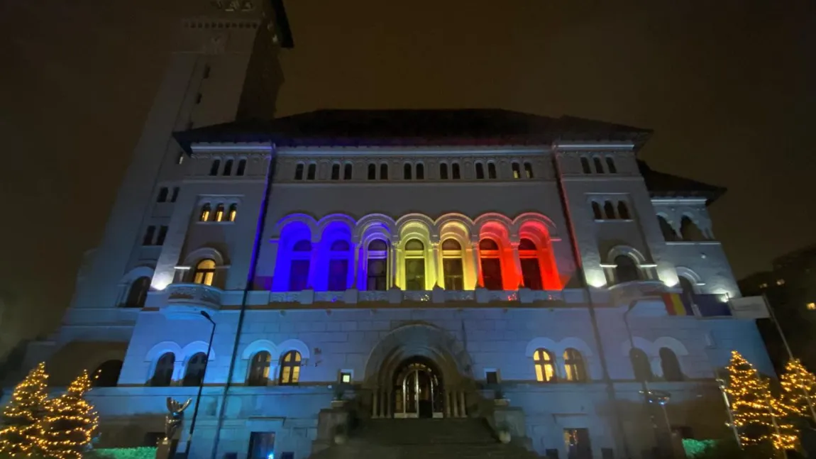 Primăria Sectorului 1, iluminată în culorile tricolorului după patru ani