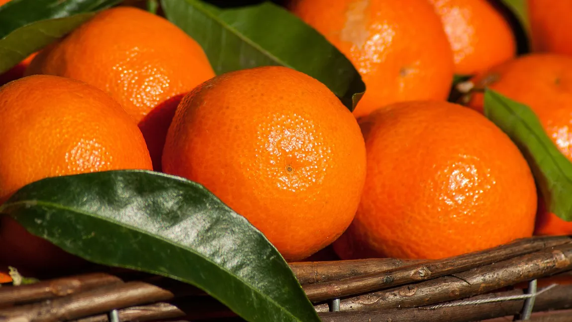 De ce să te speli pe dinți cu apă caldă după ce mânânci mandarine sau portocale