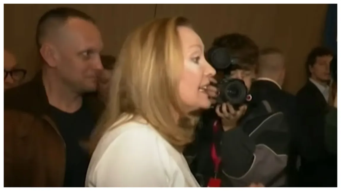 Elena Lasconi, criză de nervi în sediul USR: „Nu plec nicăieri”