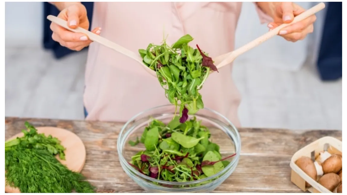 Super-alimentele pe care e bine să le consumăm iarna. Legumele cu frunze verzi care întăresc imunitatea
