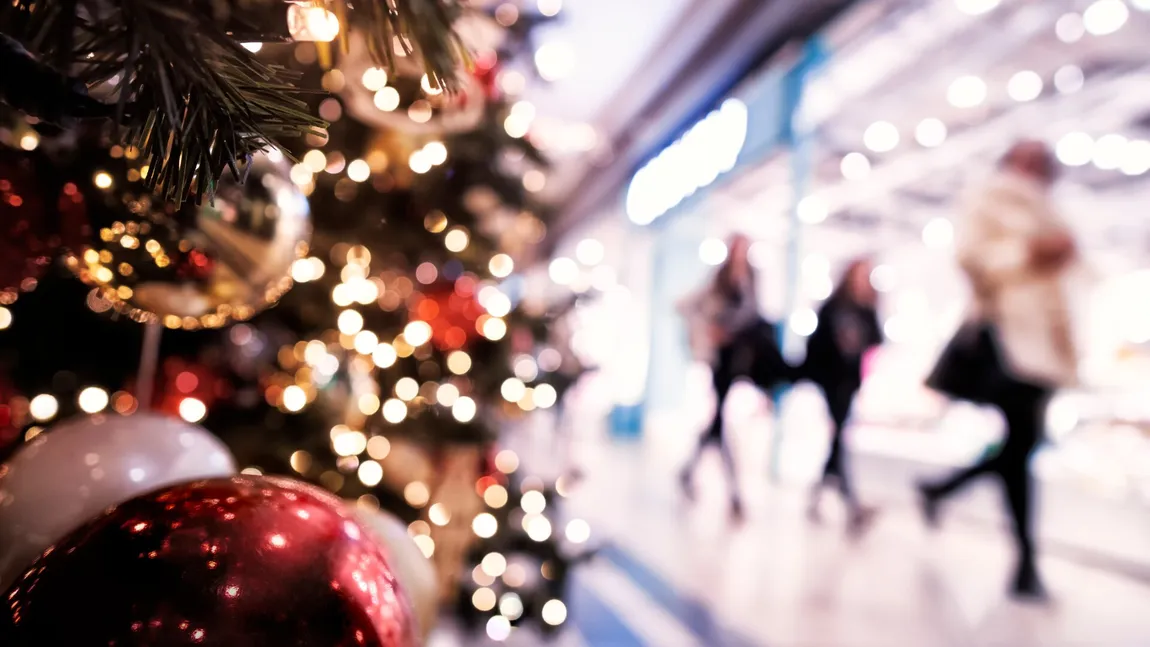 Program de sărbători la București Mall și Plaza România. Cum vor funcționa și ce magazine sunt deschise de Crăciun și de Revelion